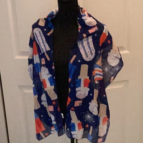 ❤️🇺🇸NWOT Fun Flag Scarf Closet Must Have ❤️🇺🇸 - Picture 4 of 7